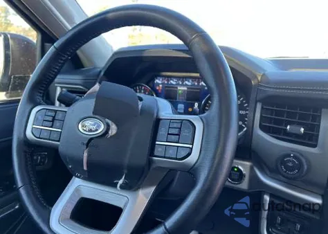 2022 Ford Expedition Max Xlt z USA, uszkodzony, nr VIN 1FMJK1JT7NEA32303